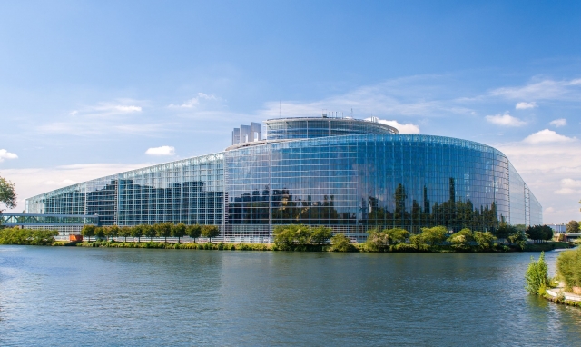 Parlament Europejski chce embarga na energię z Rosji