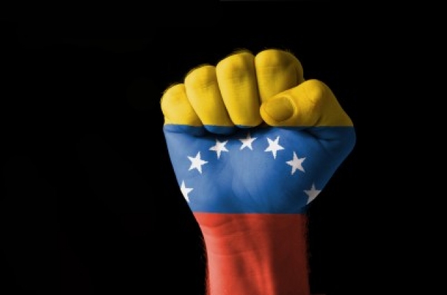 USA pozwolą dwóm firmom wysyłać wenezuelską ropę do Europy
