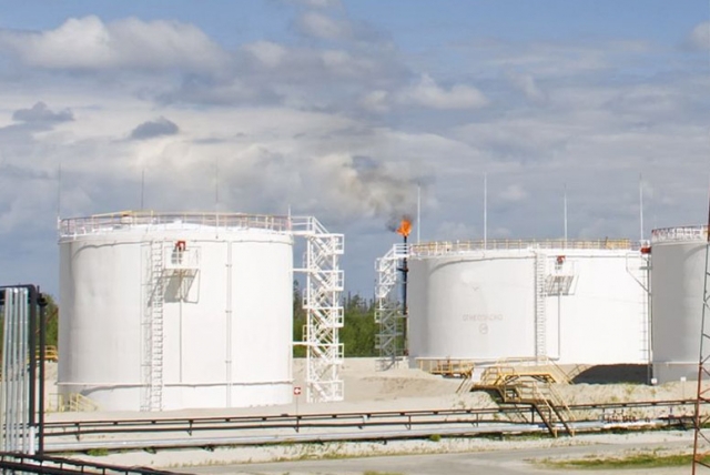 Węgry uwalniają część rezerw ropy po awarii w rafinerii OMV