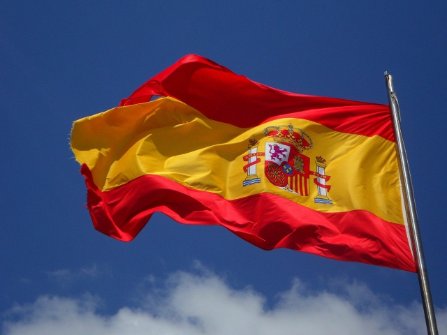 Hiszpania uwalnia zapasy ropy z państwowych rezerw
