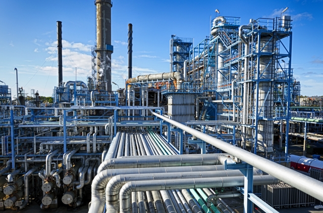 Shell ogranicza pobór gazu w holenderskich i niemieckich rafineriach