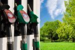 e-petrol.pl: przedświąteczne tankowanie tańsze niż przed rokiem