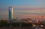 Saudyjczycy w lutym nieznacznie zwiększyli wydobycie ropy