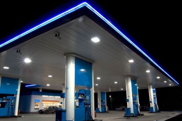 e-petrol.pl: ceny na stacjach wyraźnie niższe niż przed rokiem